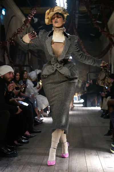 Look 25